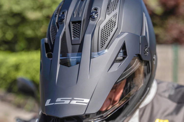 Pioneer II LS2 Kask.jpg