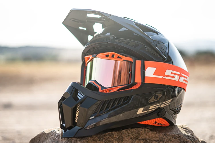 KASK LS2 MX703 grafika.jpg