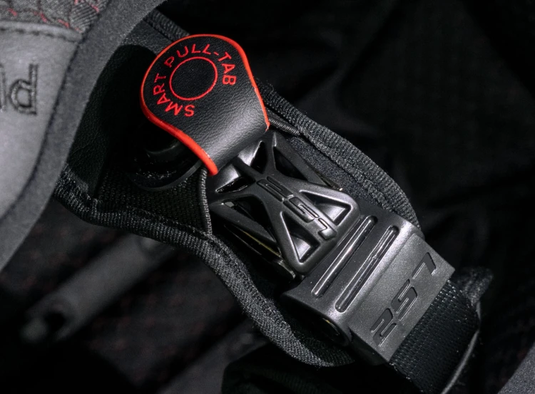 LS2 FF901 ADVANT X Solid Matt Carbon Zapięcie.jpg